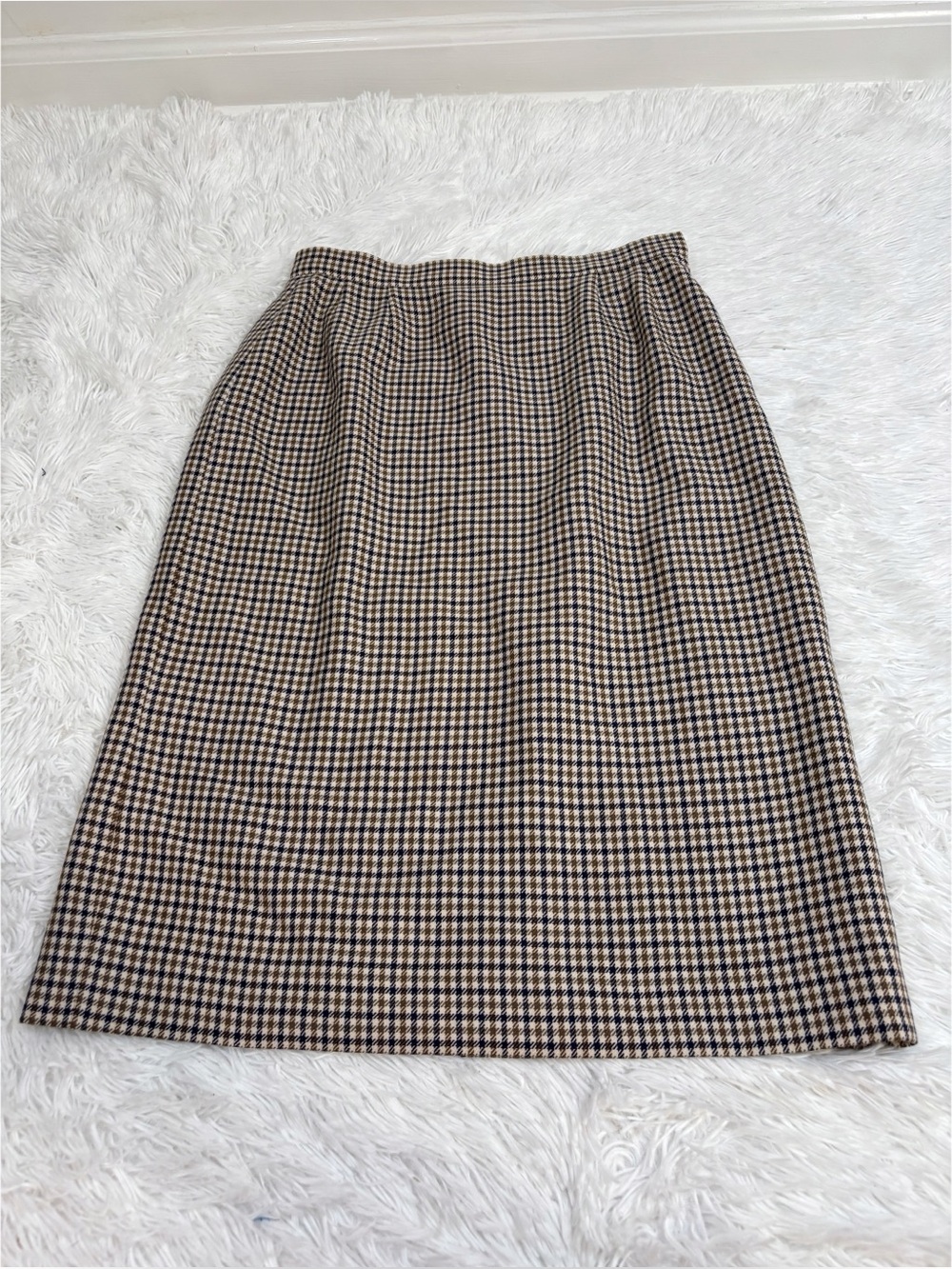 Aquascutum Classic wool Houndstooth pencil Skirt knee length